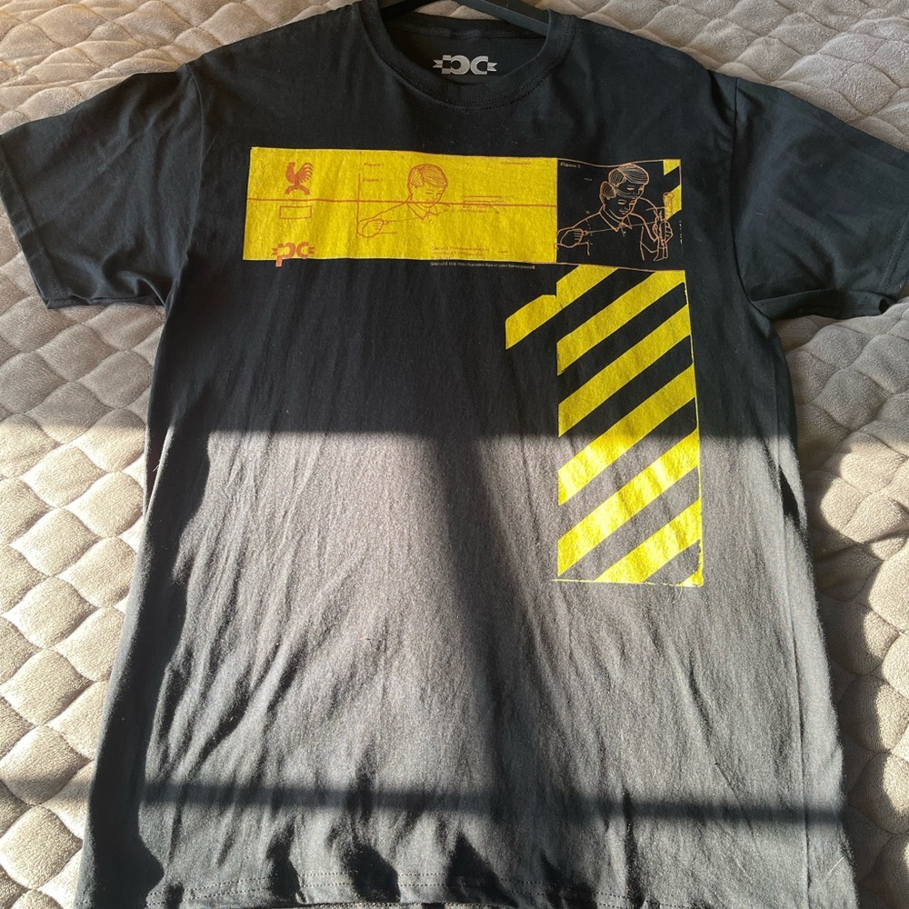 Mens size medium Graphic tee